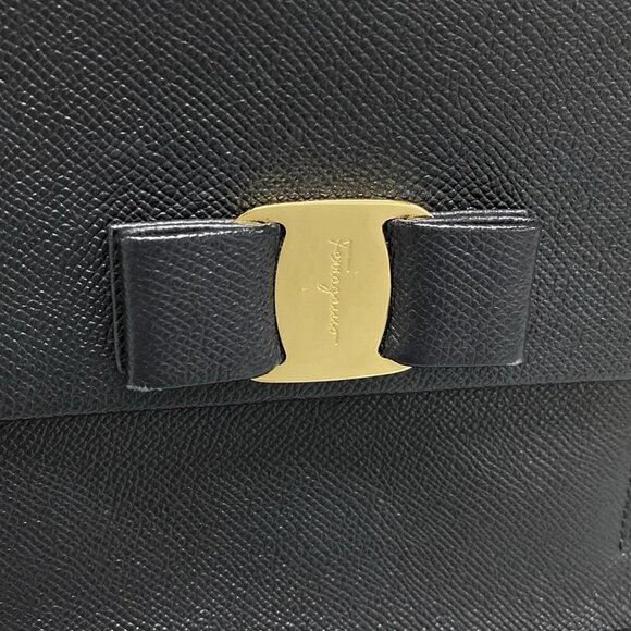 Auth Salvatore Ferragamo Vara 218375 Black Leather Handbag - Picture 11 of 16